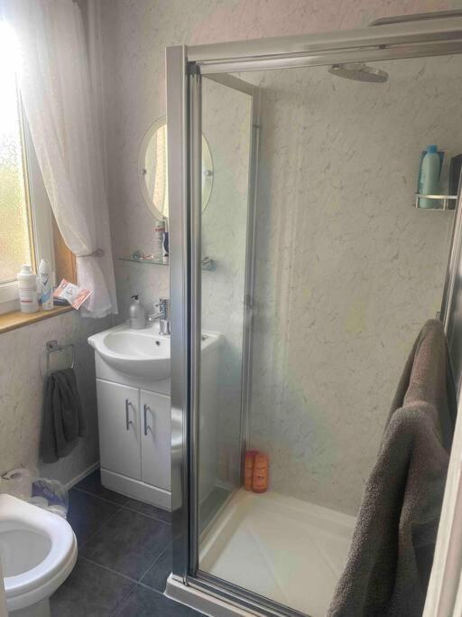 Lovely 2 Bedroom With Private Garden 에든버러 외부 사진